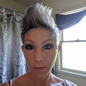 Meet your Posher, Crystal